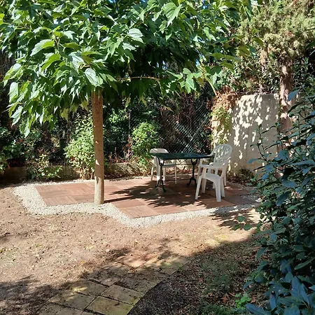 Maison Vigneronne 8p / Jardin / Parking Casa de Férias Gigean
